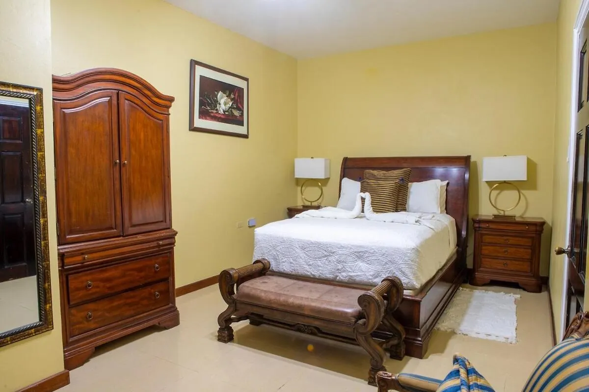 Paradise Chalet Luxurious Villa Richmond